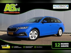 Skoda Octavia Combi - 1.0 e-TSI Business Edition 110PK Automaat Navigatie Carplay Stoelverwarming Climate Cruise