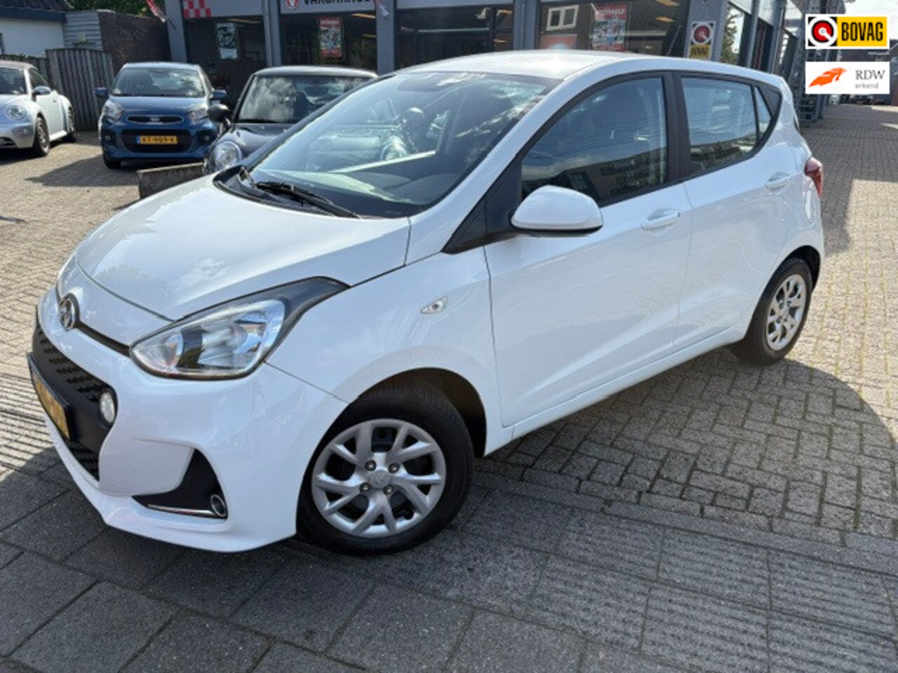 Hyundai i10 - 1.0i Comfort *navigatie + pdc + airco + Apple/AndroidCarPlay* - AutoWereld.nl