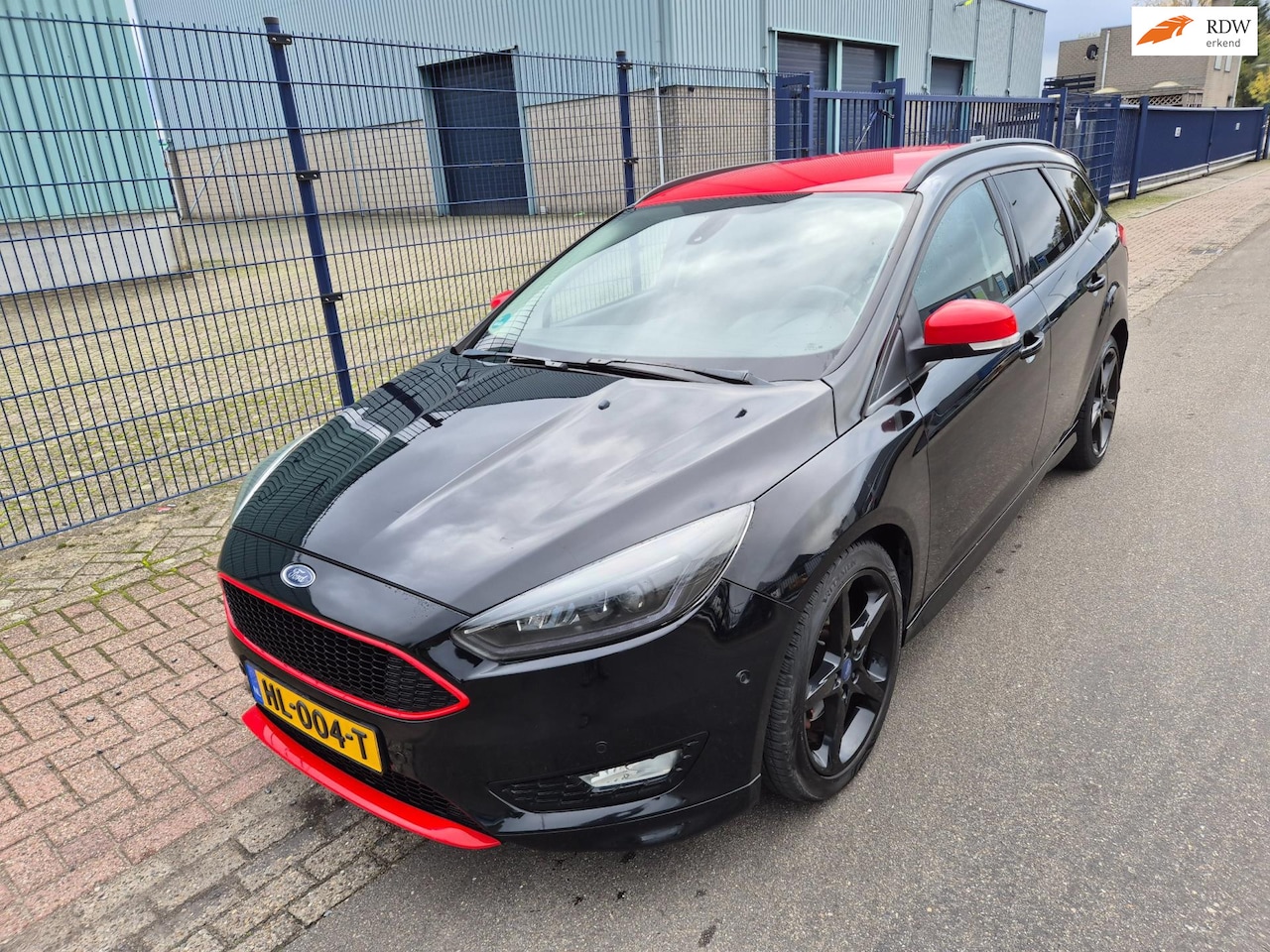 Ford Focus Wagon - 1.5 Black Edit. ST Line*INRUIL AANBIEDING!! - AutoWereld.nl