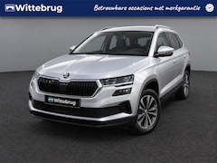 Skoda Karoq - 1.0 TSI 110pk Ambition Tour uitv. / Navigatie by APP / LM 17 inch / Parkeersensoren A. / L