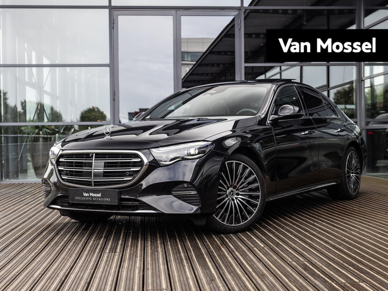 Mercedes-Benz E-klasse - 400 e 4MATIC Exclusive Line | PANORAMADAK | SOFT CLOSE | AIR BODY CONTROL | ACHTERAS BESTU - AutoWereld.nl