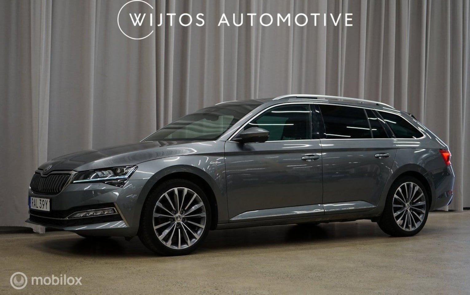 Skoda Superb - 1.4 TSI iV L&K, Pano, Canton, Leer, Trekhaak - AutoWereld.nl