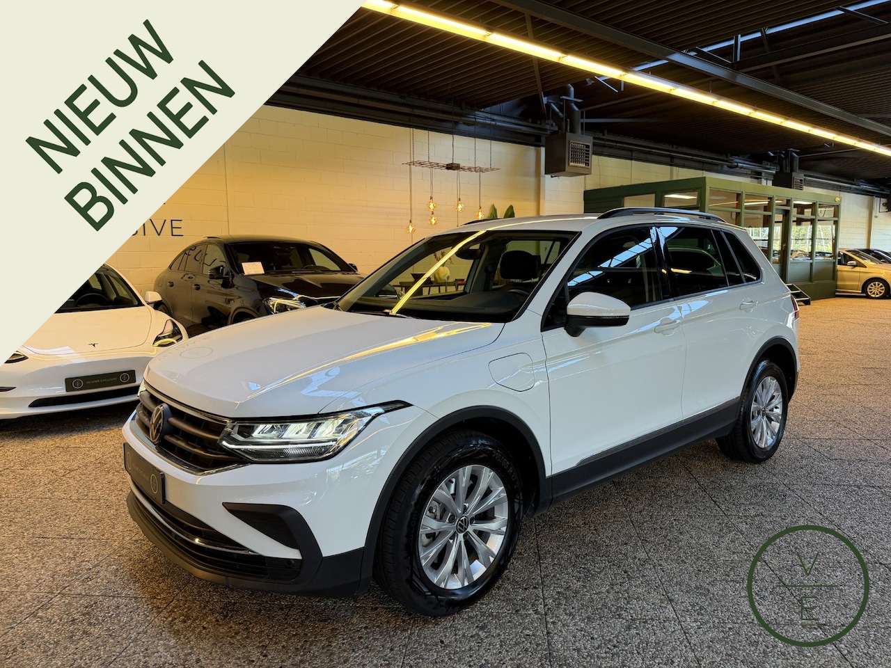 Volkswagen Tiguan - 1.4 TSI eHybrid R-Line Business | SOH 96 | Camera | Virtual Cockpit | - AutoWereld.nl