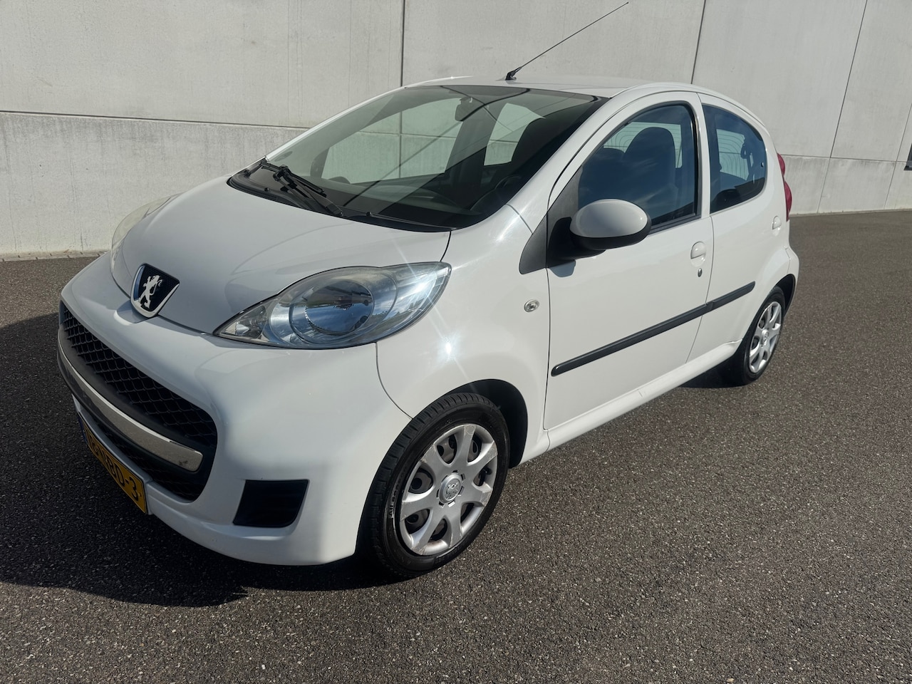 Peugeot 107 - 1.0-12V XS Automaat Airco 5 drs - AutoWereld.nl