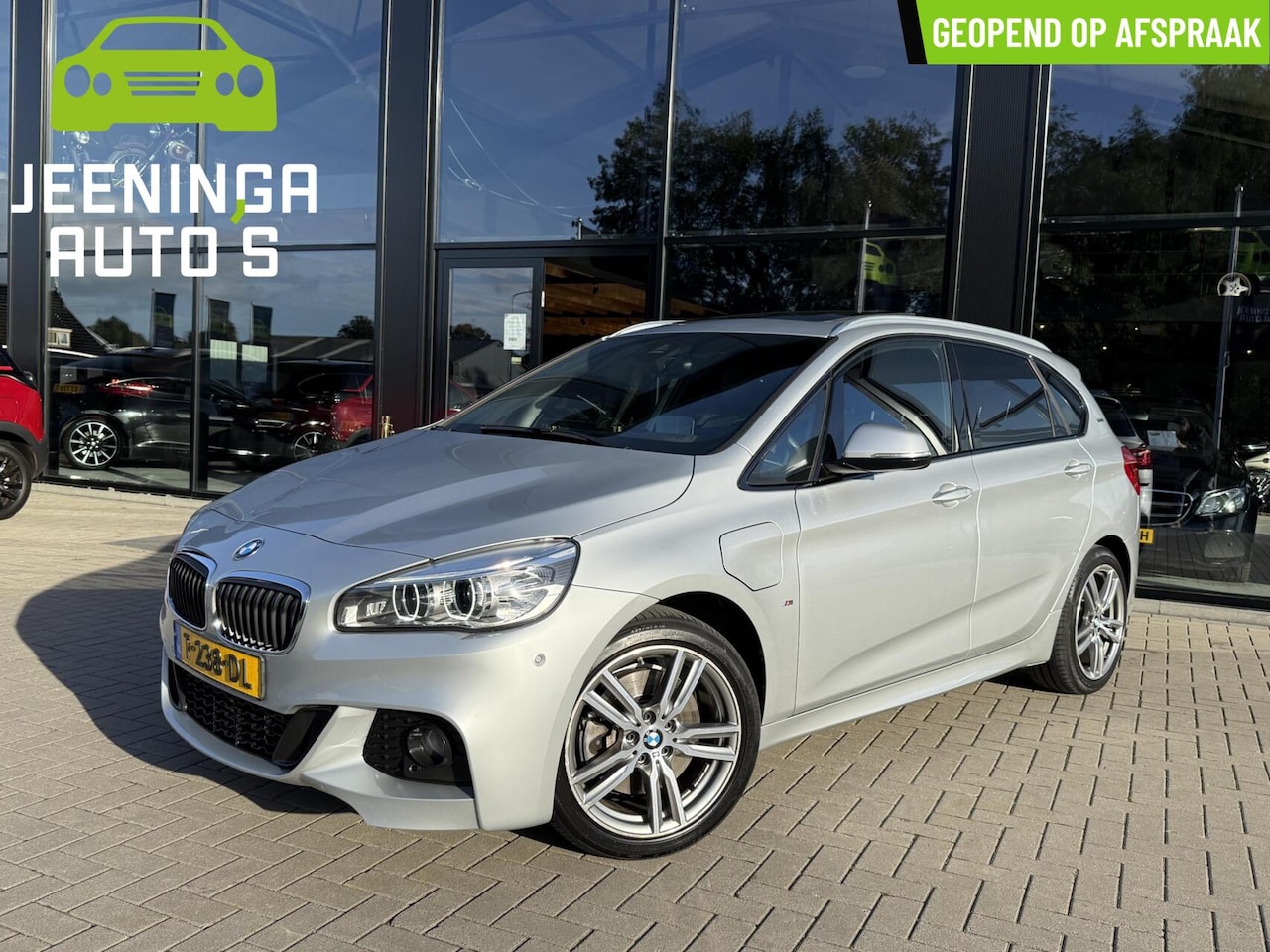 BMW 2-serie Active Tourer - 225xe iPerformance Centennial Executive |M-pakket|Pano|Leer|Camera - AutoWereld.nl
