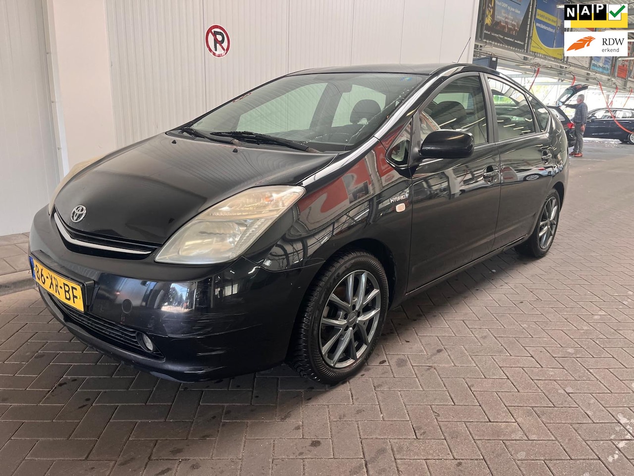 Toyota Prius - 1.5 VVT-i Business Edition 1.5 VVT-i Business Edition - AutoWereld.nl