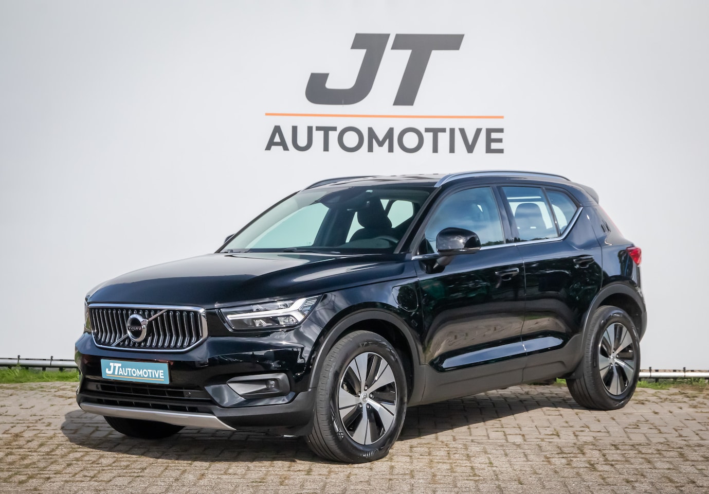 Volvo XC40 - 1.5 T4 Rech inschtiption Expression plug in hyb Elektrische kofferbak | Pdc | Dab | Dodeho - AutoWereld.nl