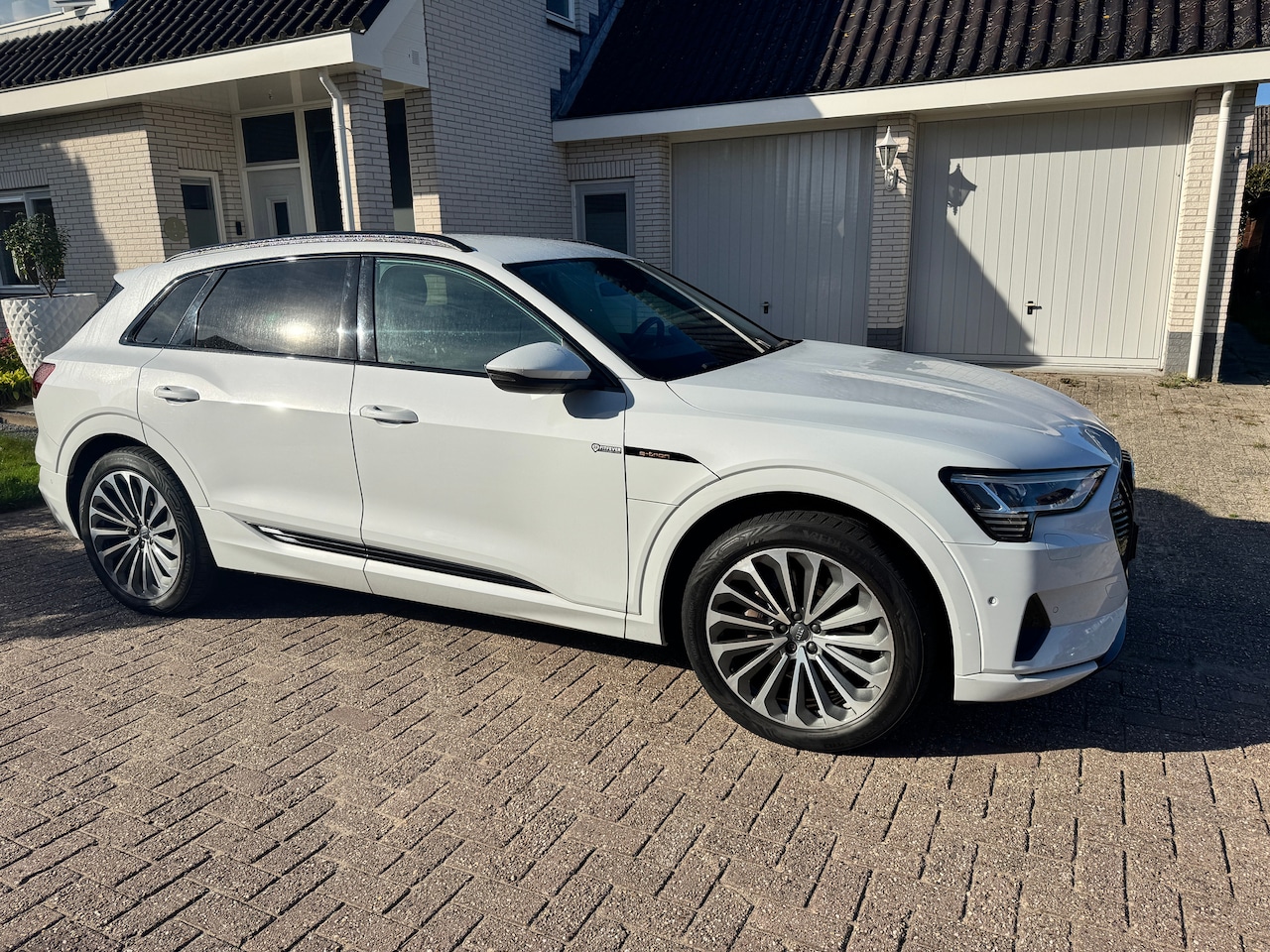Audi e-tron - 50 quattro Business edition - AutoWereld.nl