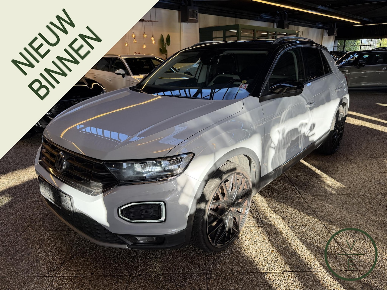 Volkswagen T-Roc - 1.5 TSI Sport | DSG | Camera | Led | Adaptive | Virtual Cockpit | Trekhaak | - AutoWereld.nl
