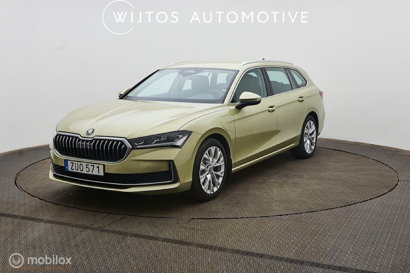 Skoda Superb Combi - 1.5 TSI PHEV Business Edition, trekhaak - AutoWereld.nl