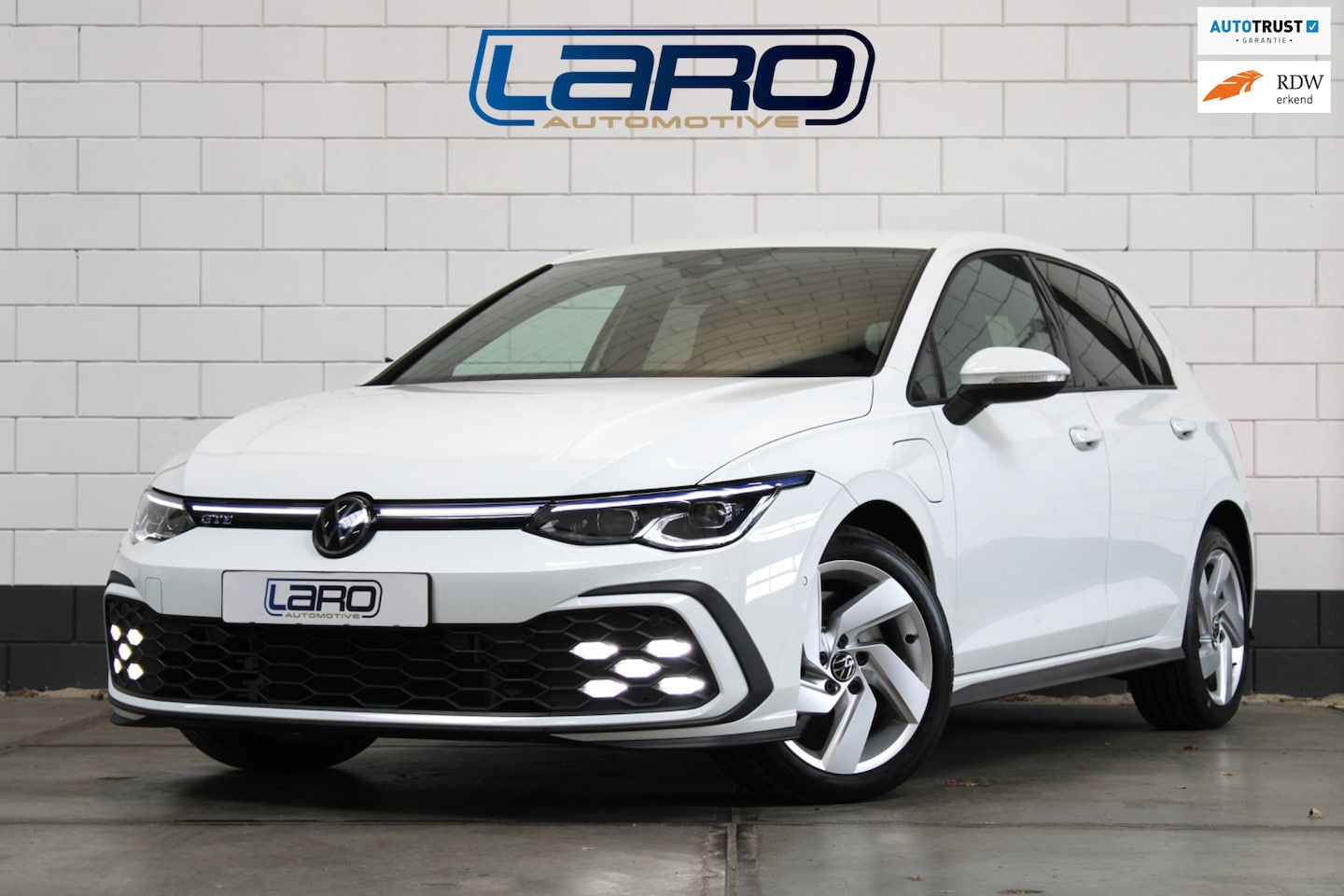 Volkswagen Golf - 1.4 eHybrid GTE | IQ.Lights Cam ACC Keyless Winter CarPlay - AutoWereld.nl
