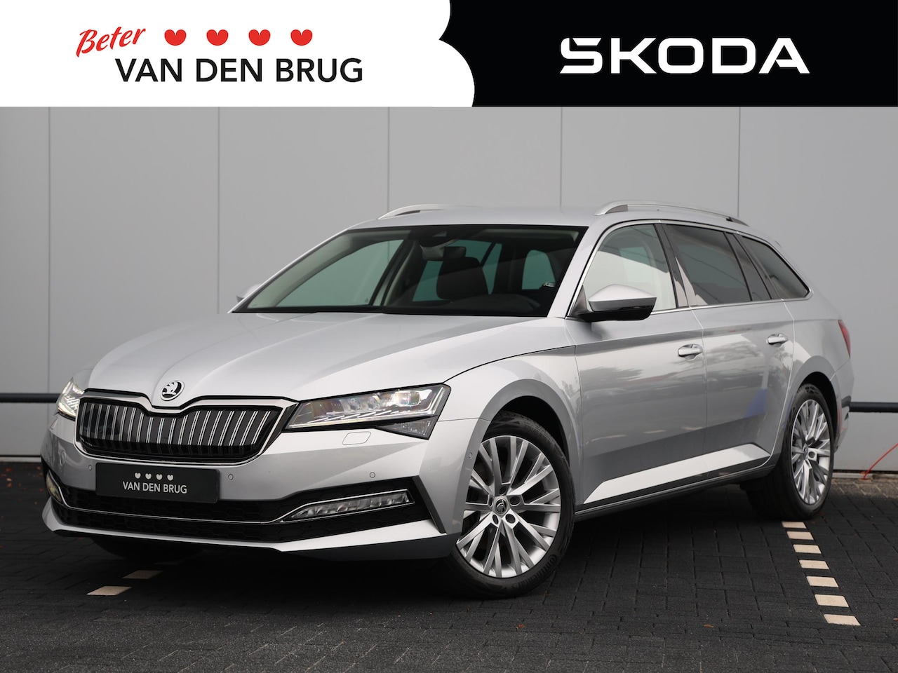 Skoda Superb Combi - 1.4 TSI iV Business Edition Plus 218pk DSG | Dealer onderhouden | LED Matrix | Navigatie | - AutoWereld.nl