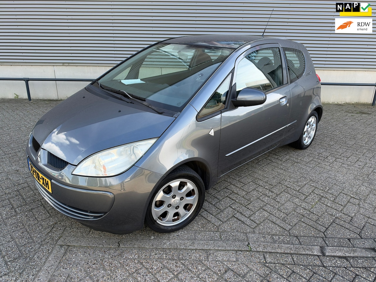Mitsubishi Colt - **Mitsubishi Colt 1.3 Invite | Dealer Onderhouden | Onderhoudsboekje | Slechts 4 Eigenaren - AutoWereld.nl