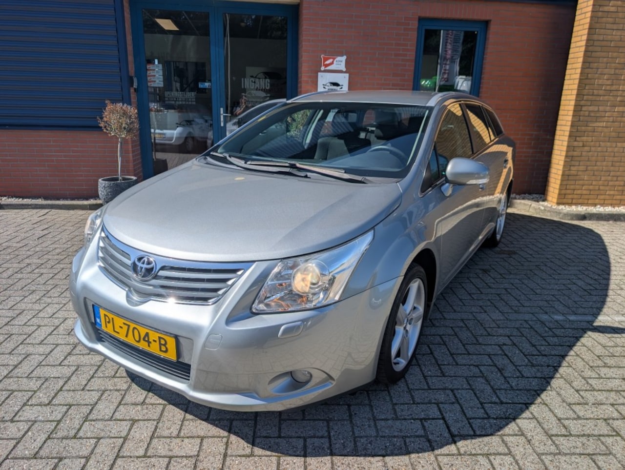 Toyota Avensis - 1.6 VVT-i Dynamic 1.6 VVTI DYNAMIC, Trekhaak, Stoelverw, +Winterset - AutoWereld.nl