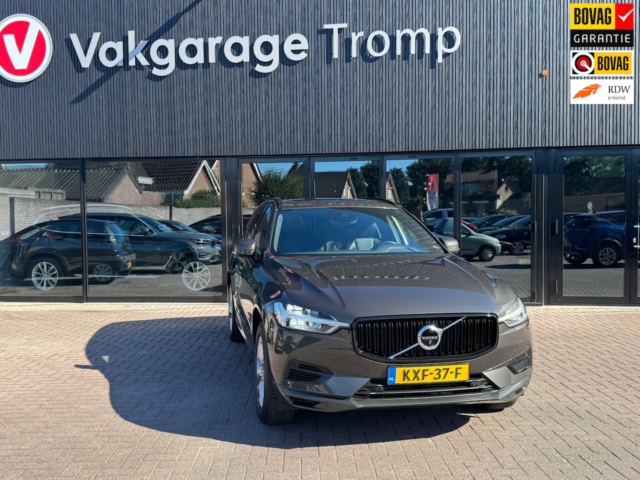 Volvo XC60 - 2.0 T8 Twin Engine AWD Momentum 2.0 T8 Twin Engine AWD Momentum - AutoWereld.nl