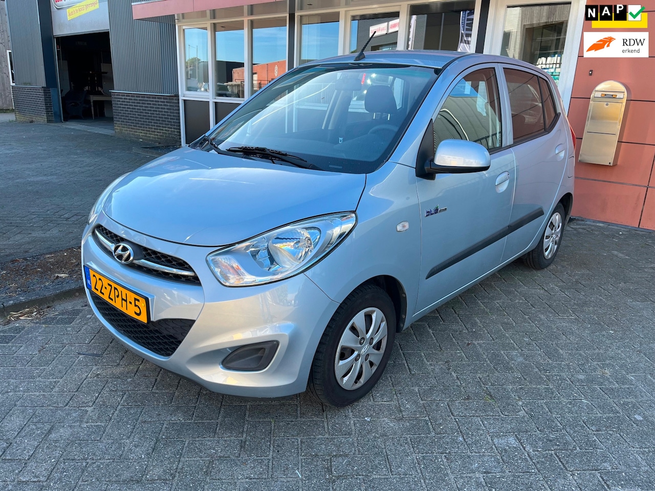 Hyundai i10 - 1.0 i-Drive Cool 54 dkm nap airco - AutoWereld.nl