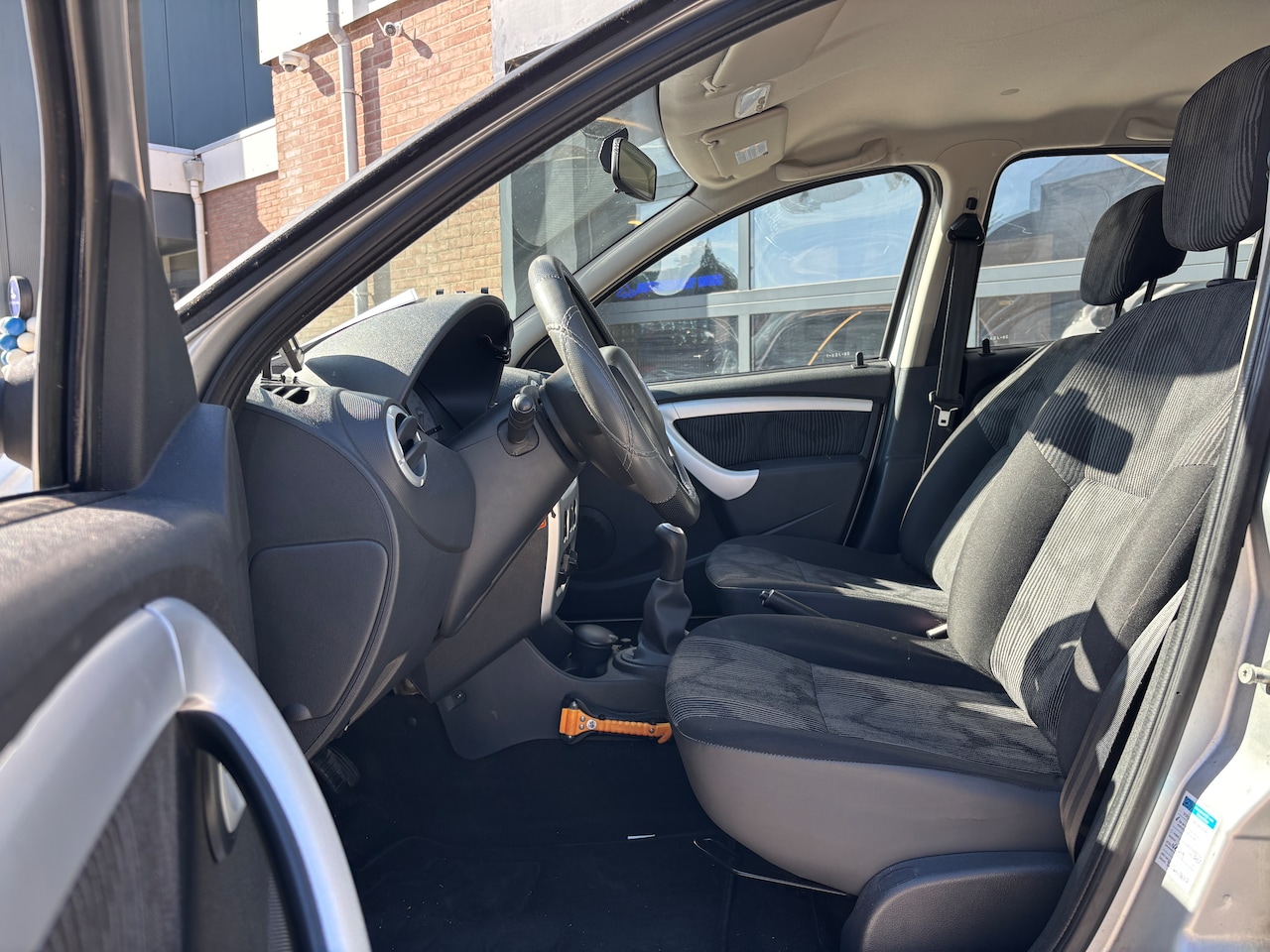 Dacia Sandero - 1.2 Lauréate | Org-NL auto. Airco. Stuurbekr. APK. Onderhouden.