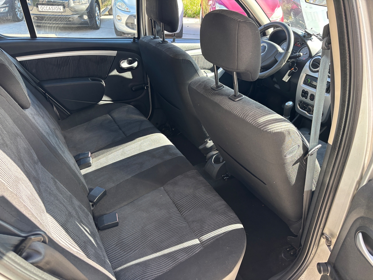 Dacia Sandero - 1.2 Lauréate | Org-NL auto. Airco. Stuurbekr. APK. Onderhouden.