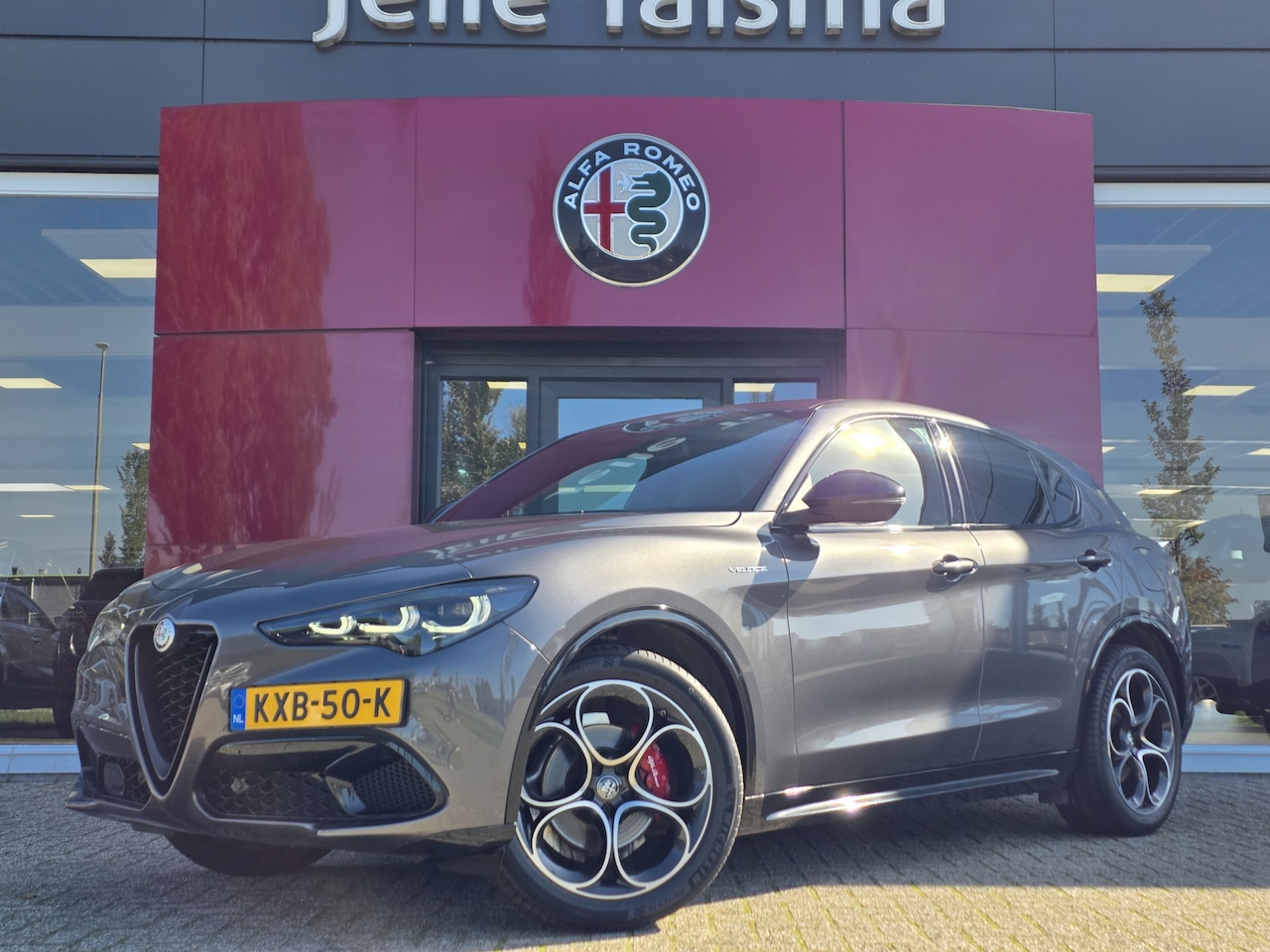 Alfa Romeo Stelvio - 2.0 T AWD Veloce | PackDrive Assist | 20" Velgen - AutoWereld.nl