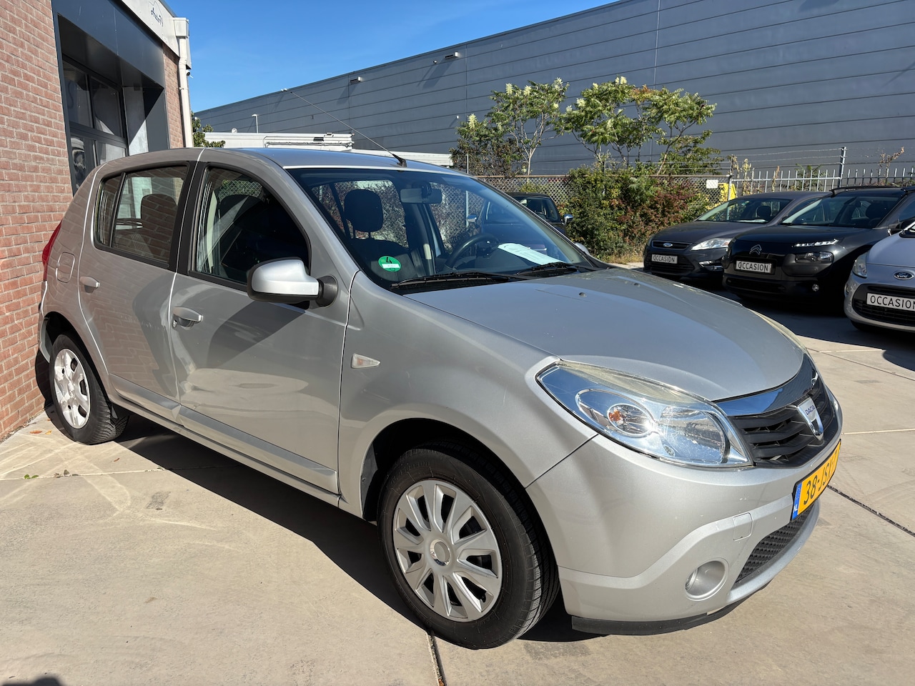 Dacia Sandero - 1.2 Lauréate | Org-NL auto. Airco. Stuurbekr. APK. Onderhouden.