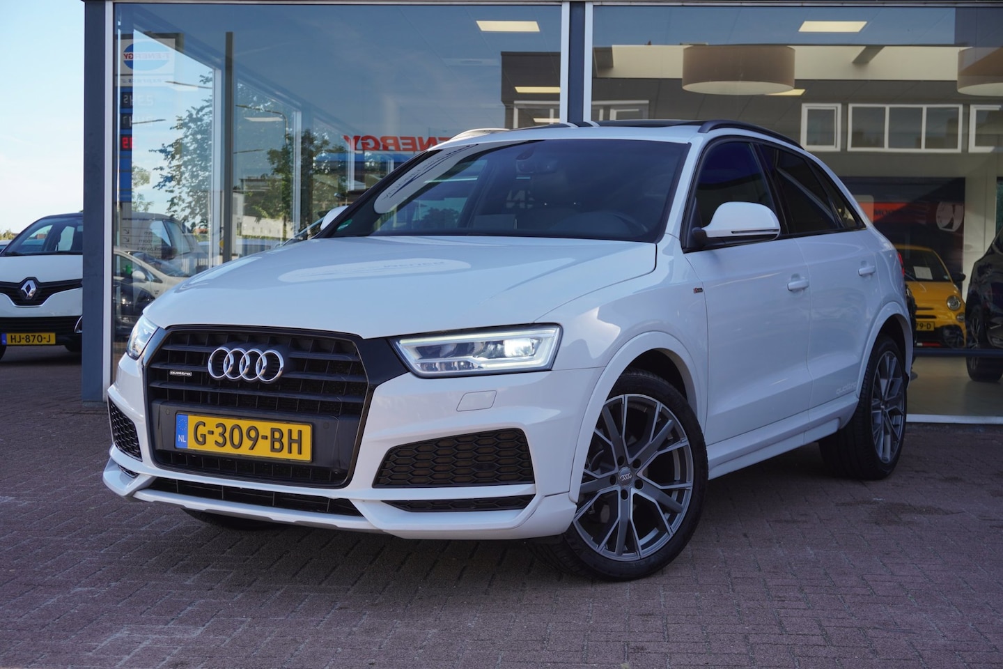 Audi Q3 - 2.0 TDI quattro Design Pro Line Plus | Automaat | Navigatie | Trekhaak | Camera | Elek. pa - AutoWereld.nl