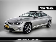 Volkswagen Passat - 1.4 TSI GTE Connected Series Plus | Apple Carplay / Android Auto | Panoramadak | Stoelverw
