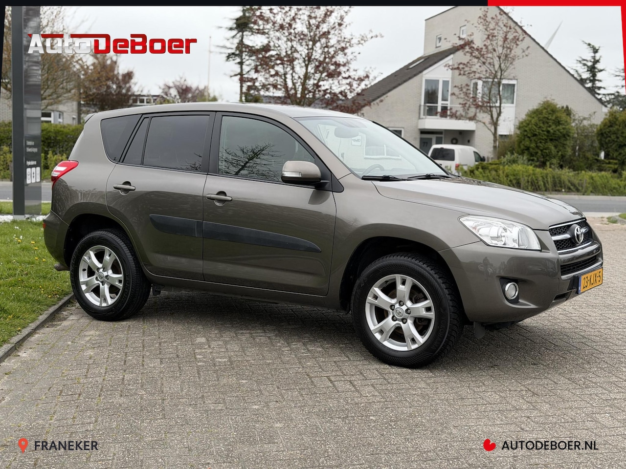 Toyota RAV4 - 2.0 VVTi Dynamic 2WD 2.0 VVTi Dynamic 2WD - AutoWereld.nl