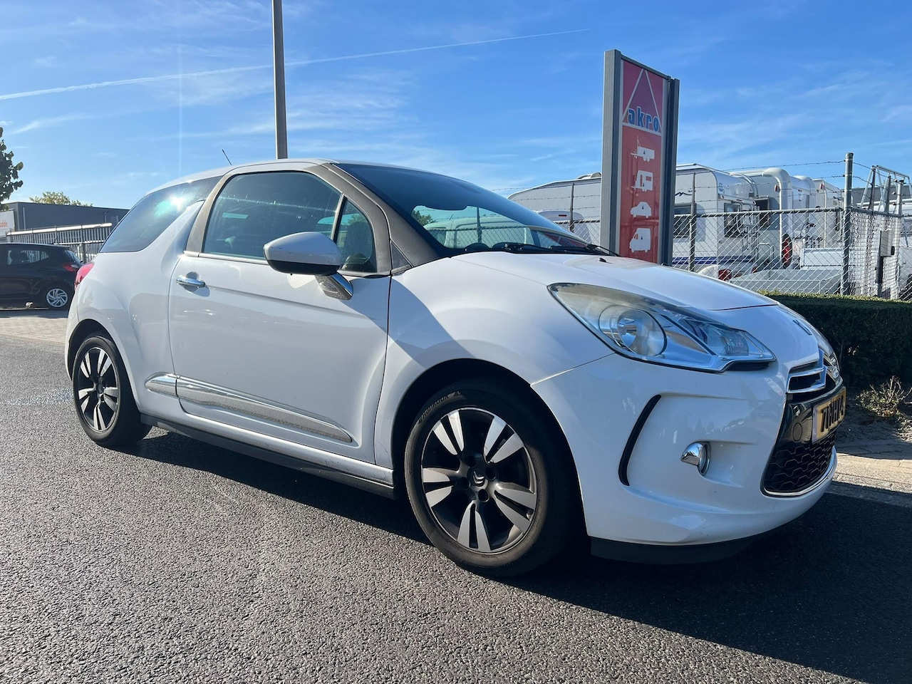 Citroën DS3 - 1.2 VTi Chic | Airco | Cruise Control | Bluetooth | NAVI - AutoWereld.nl