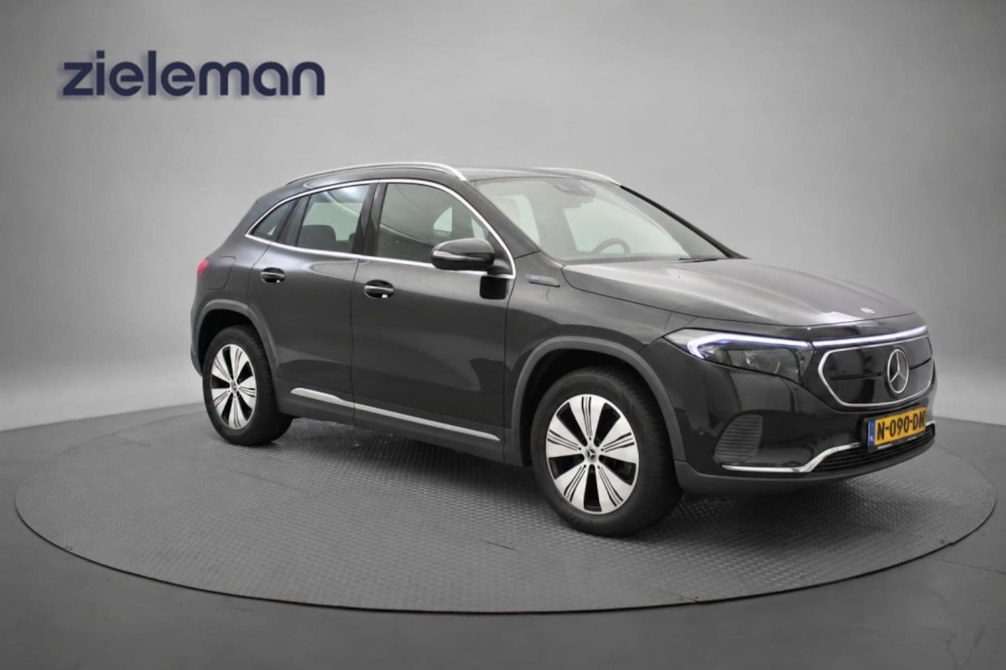 Mercedes-Benz EQA - 250 Business Solution Luxury 67 kWh - Carplay, Camera, Stoelverw. SOH 95,85% - AutoWereld.nl
