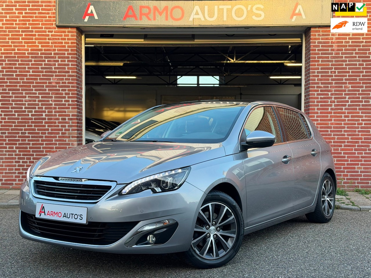 Peugeot 308 - 1.6 THP Première | Airco | Navi | Pano - AutoWereld.nl