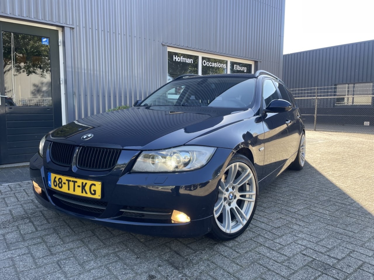 BMW 3-serie Touring - 320i High Executive Apk 03-2027 - AutoWereld.nl