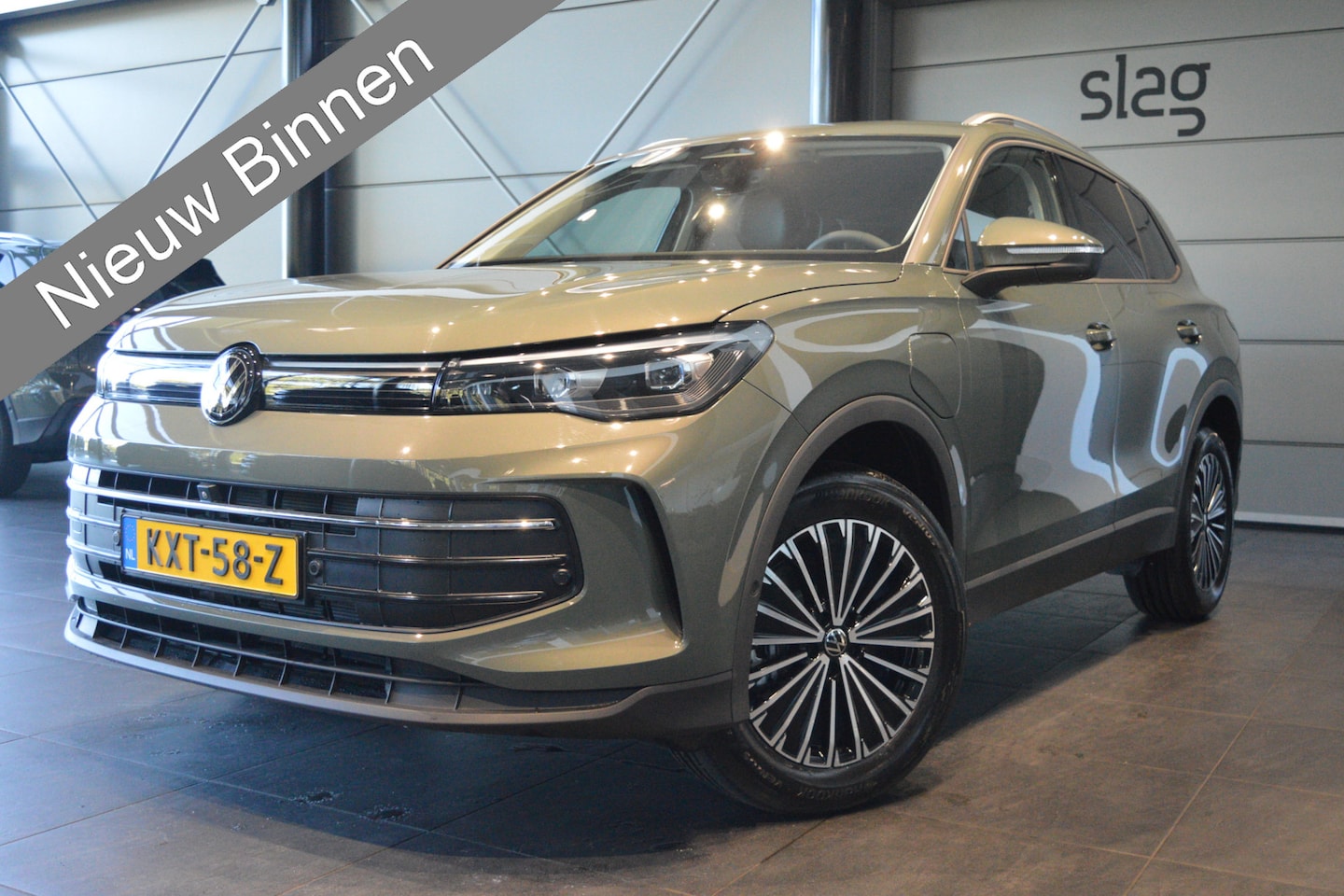 Volkswagen Tiguan - 1.5 eHybrid Life carplay cruise camera led 18 inch !! - AutoWereld.nl