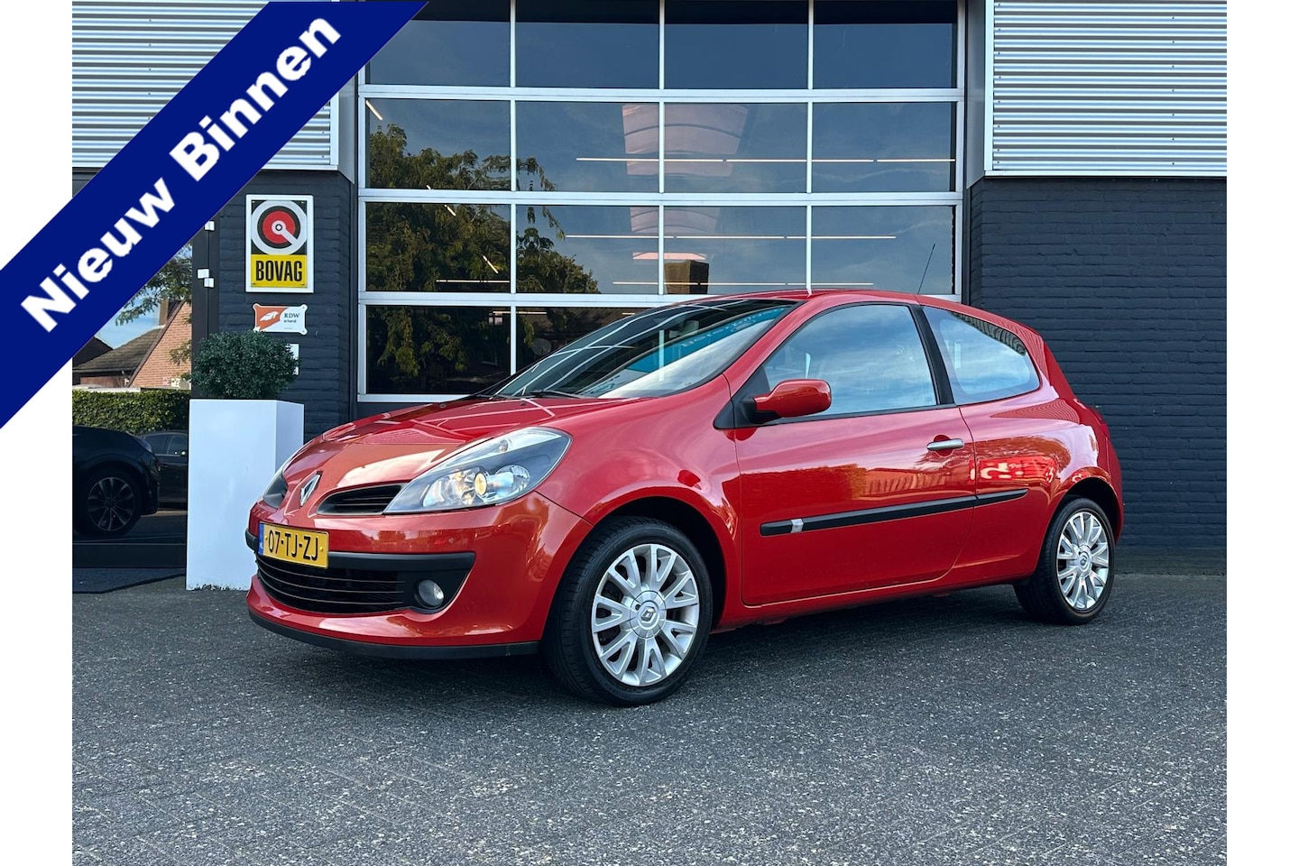 Renault Clio - 1.6-16V Privilège 1.6-16V Privilège, Airco, Radio, 3drs, APK, NAP - AutoWereld.nl