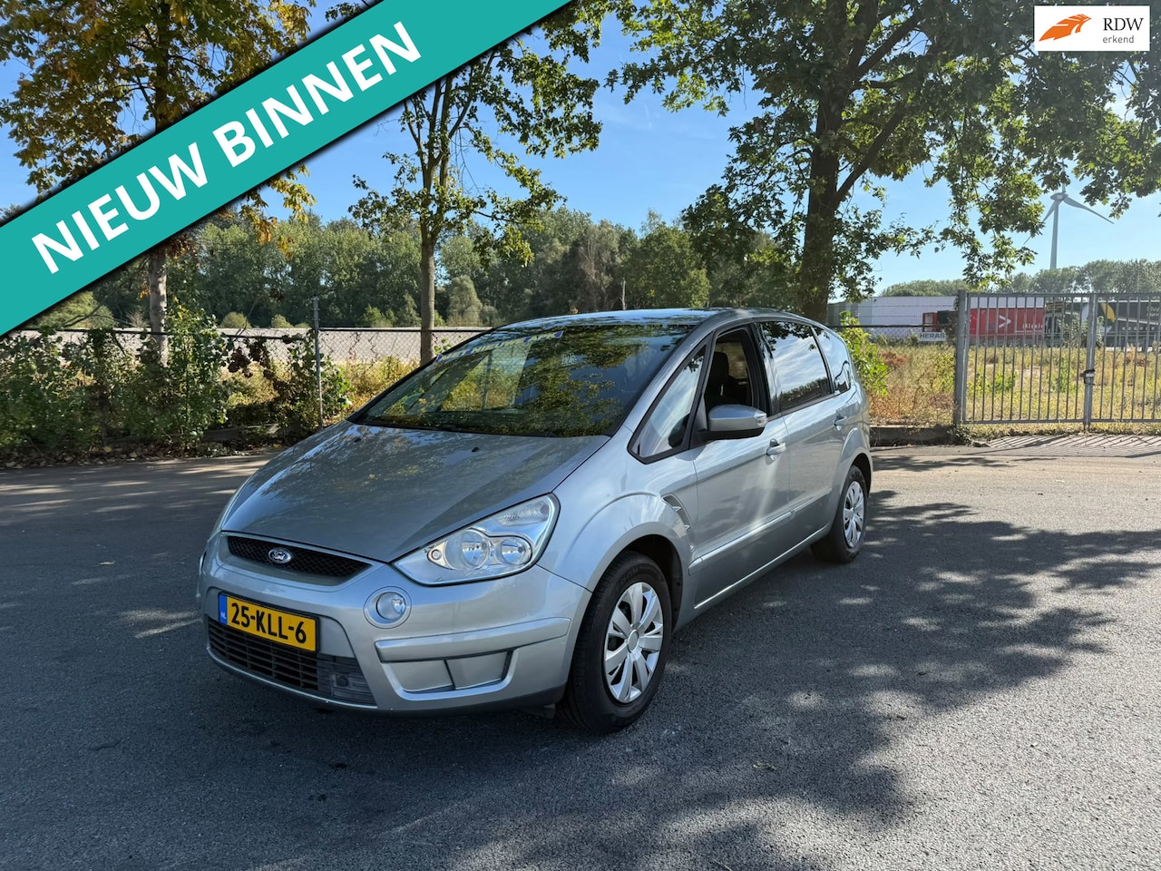 Ford S-Max - 2.0 Titanium NETTE AUTO RIJDT EN SCHAKELT GOED - AutoWereld.nl