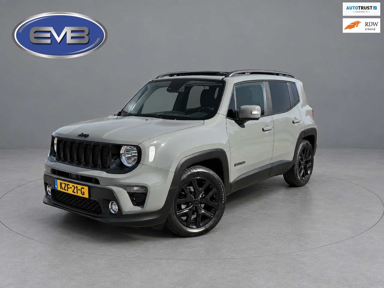 Jeep Renegade - 1.0T Limited sport, electrisch glazen panoramadak, trekhaak, extra getint glas, parkeersen - AutoWereld.nl