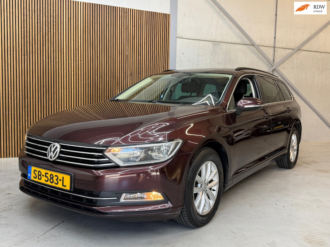 Volkswagen Passat Variant - 1.6 TDI Highline | AUTOMAAT | NIEUWE DISTRUBUTIE | NIEUWE VERSTUIVERS | NIEUW VLIEGWIEL | - AutoWereld.nl