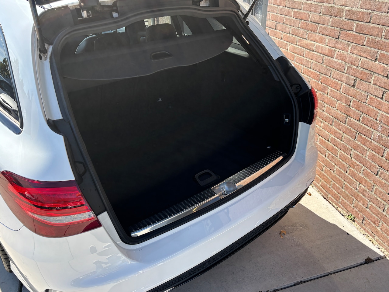 Mercedes-Benz C-klasse Estate - 180 Edition 1 AMG-Line | Night Pakket. Leder. Navi. Led.