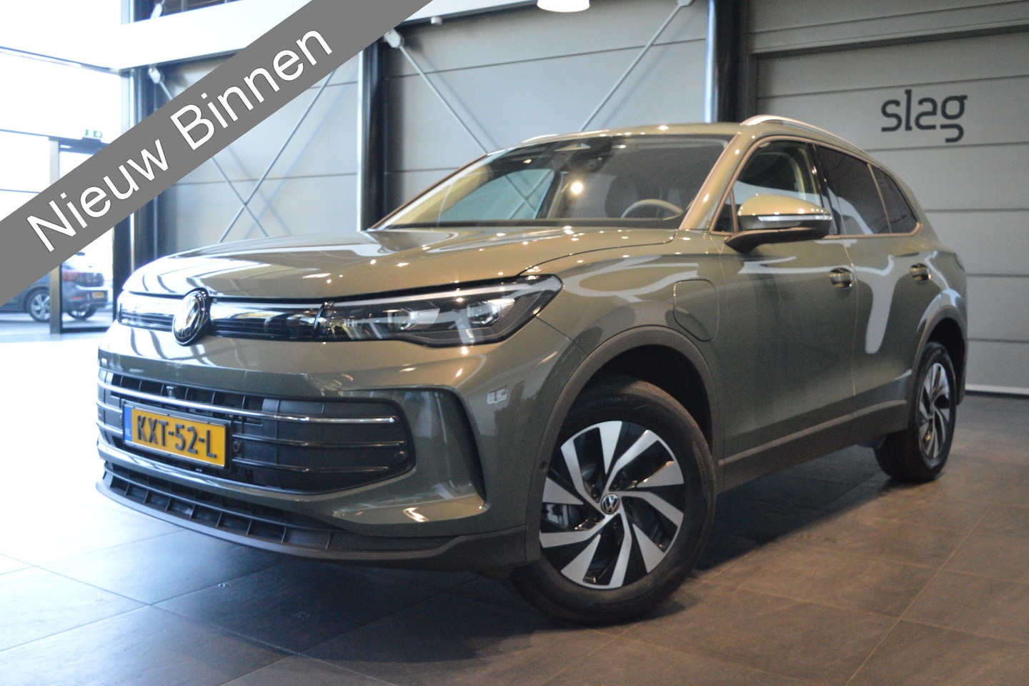 Volkswagen Tiguan - 1.5 eHybrid Life carplay cruise camera led 17 inch !! - AutoWereld.nl