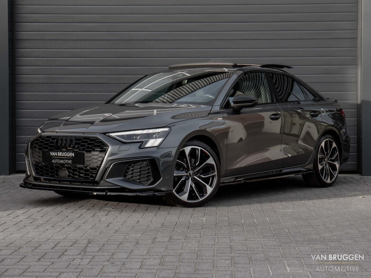 Audi A3 Limousine - 35 TFSI S-Line Pano B&O RS-Stoelen Sfeer Camera BTW - AutoWereld.nl