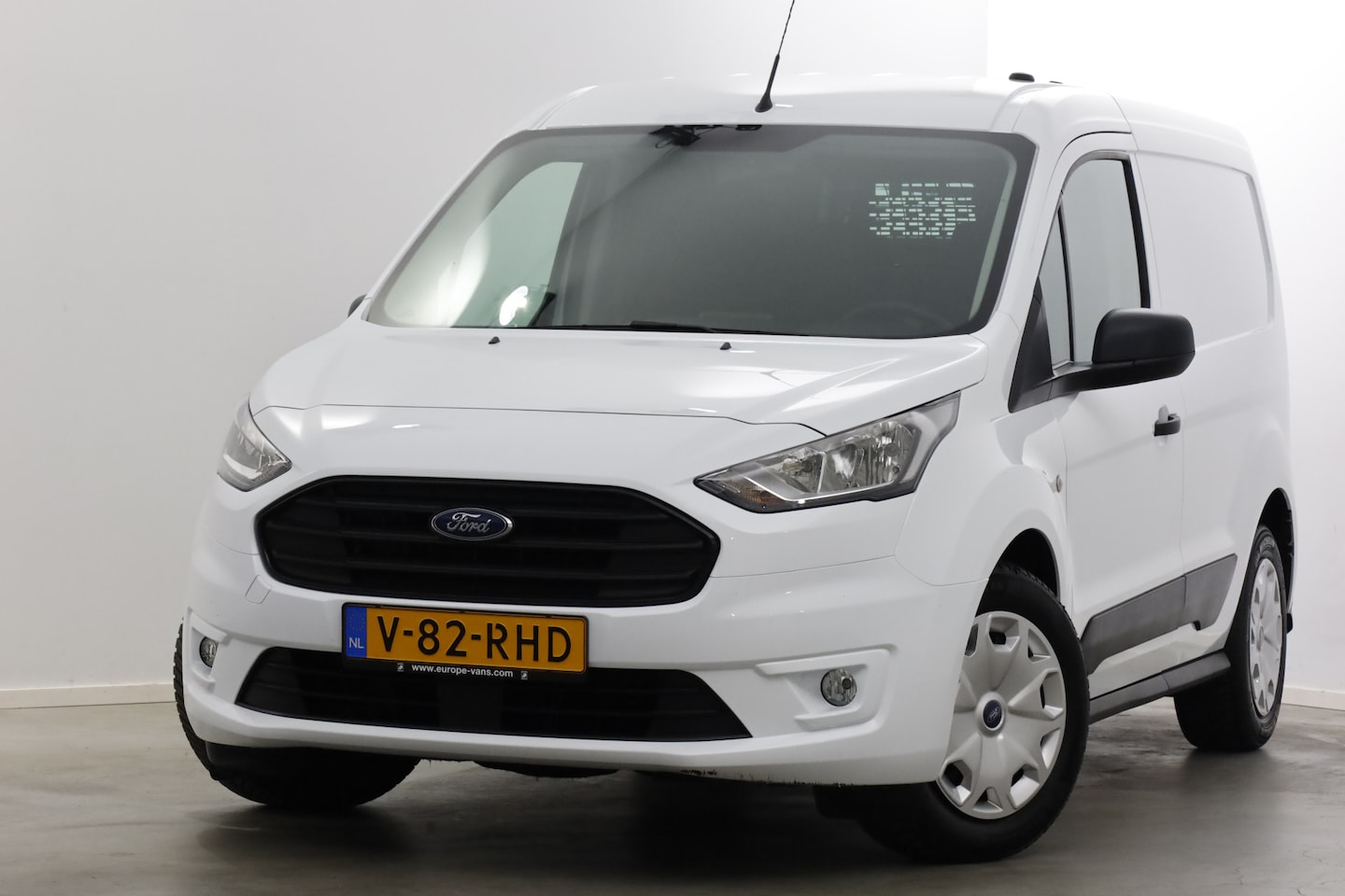 Ford Transit Connect - 1.0 Ecoboost 100pk Benzine Trend Airco/Navi/Camera/3Pers. 07-2020 - AutoWereld.nl