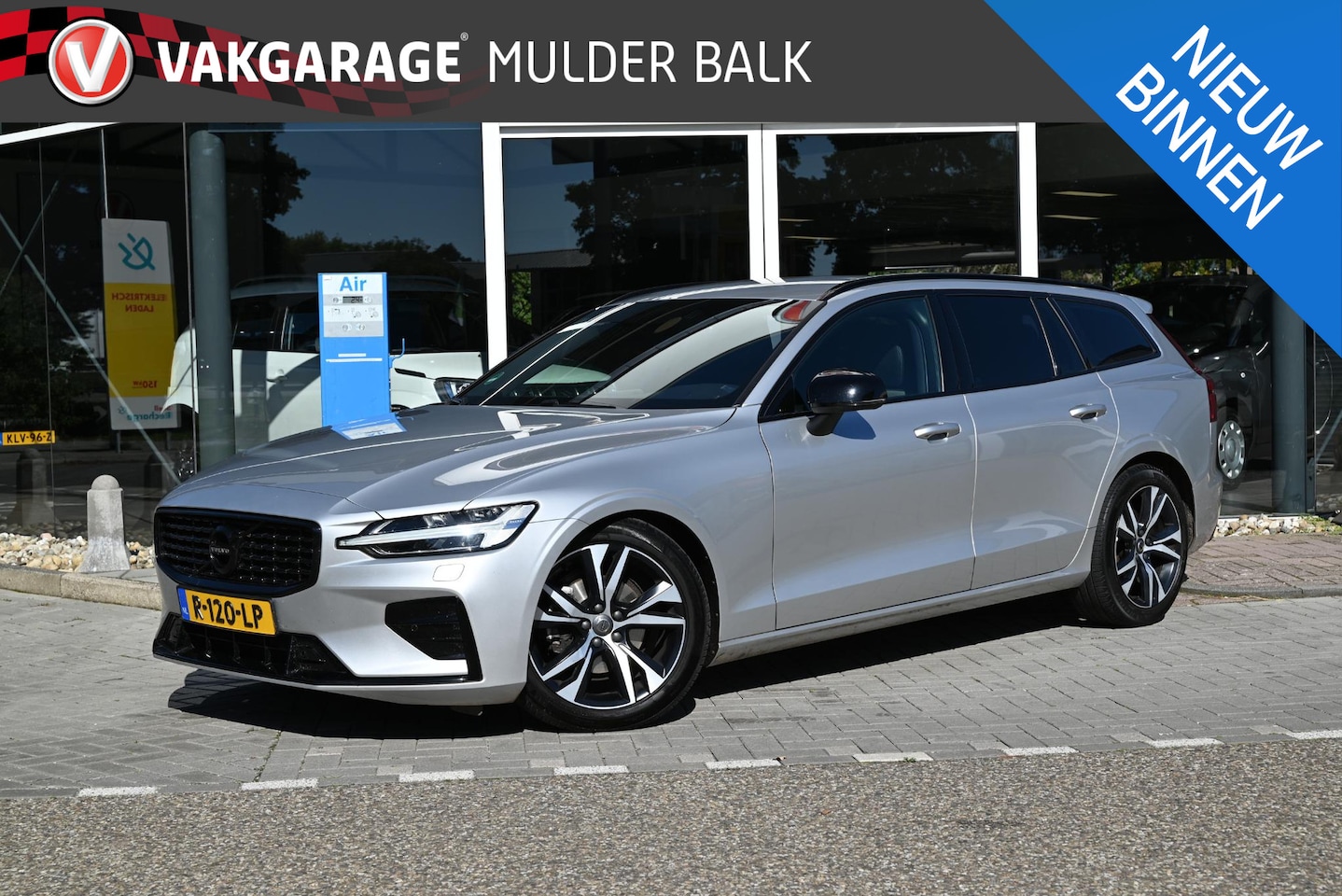 Volvo V60 - 2.0 B4 Plus Dark 2.0 B4 Plus Dark - AutoWereld.nl