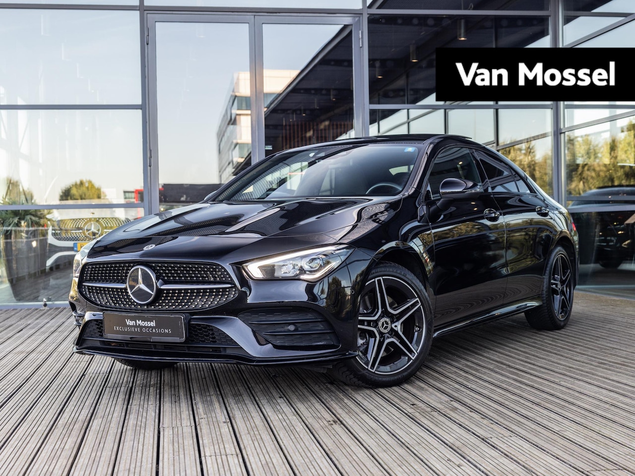Mercedes-Benz CLA-Klasse - 250 e AMG Line | PANORAMADAK | STOELVERWARMING | ACHTERUITRIJCAMERA | SFEERVERLICHTING | A - AutoWereld.nl