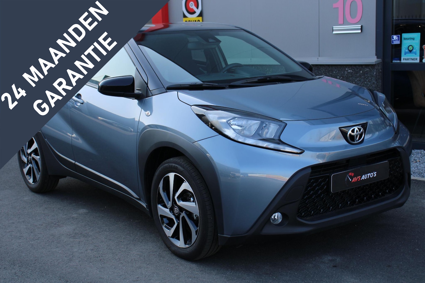 Toyota Aygo X - 1.0 VVT-i MT Business TWO-TONE 14DKM, 2025, CAMERA, STOELVERW. (* 10 JAAR GARANTIE) - AutoWereld.nl