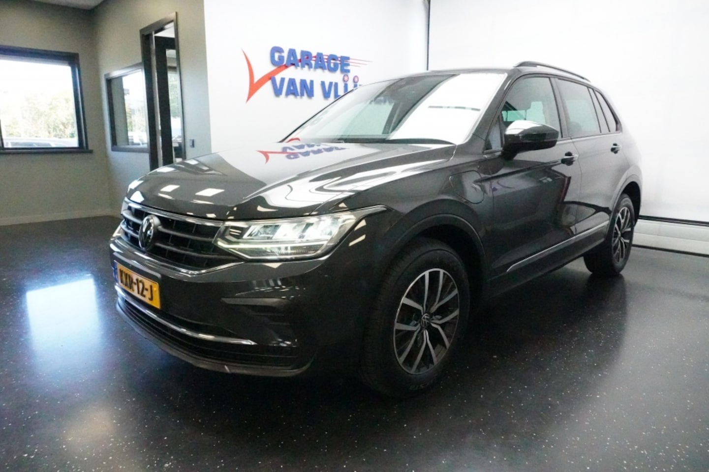 Volkswagen Tiguan - 245PK 1.4TSI eHybrid PHEV Camera/Trekhaak/ACC/Carplay - AutoWereld.nl