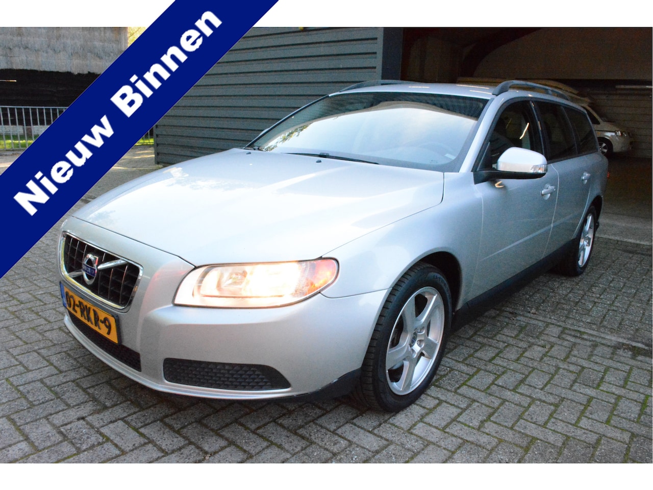 Volvo V70 - 2.0 Momentum|Automaat|Trehaak| - AutoWereld.nl
