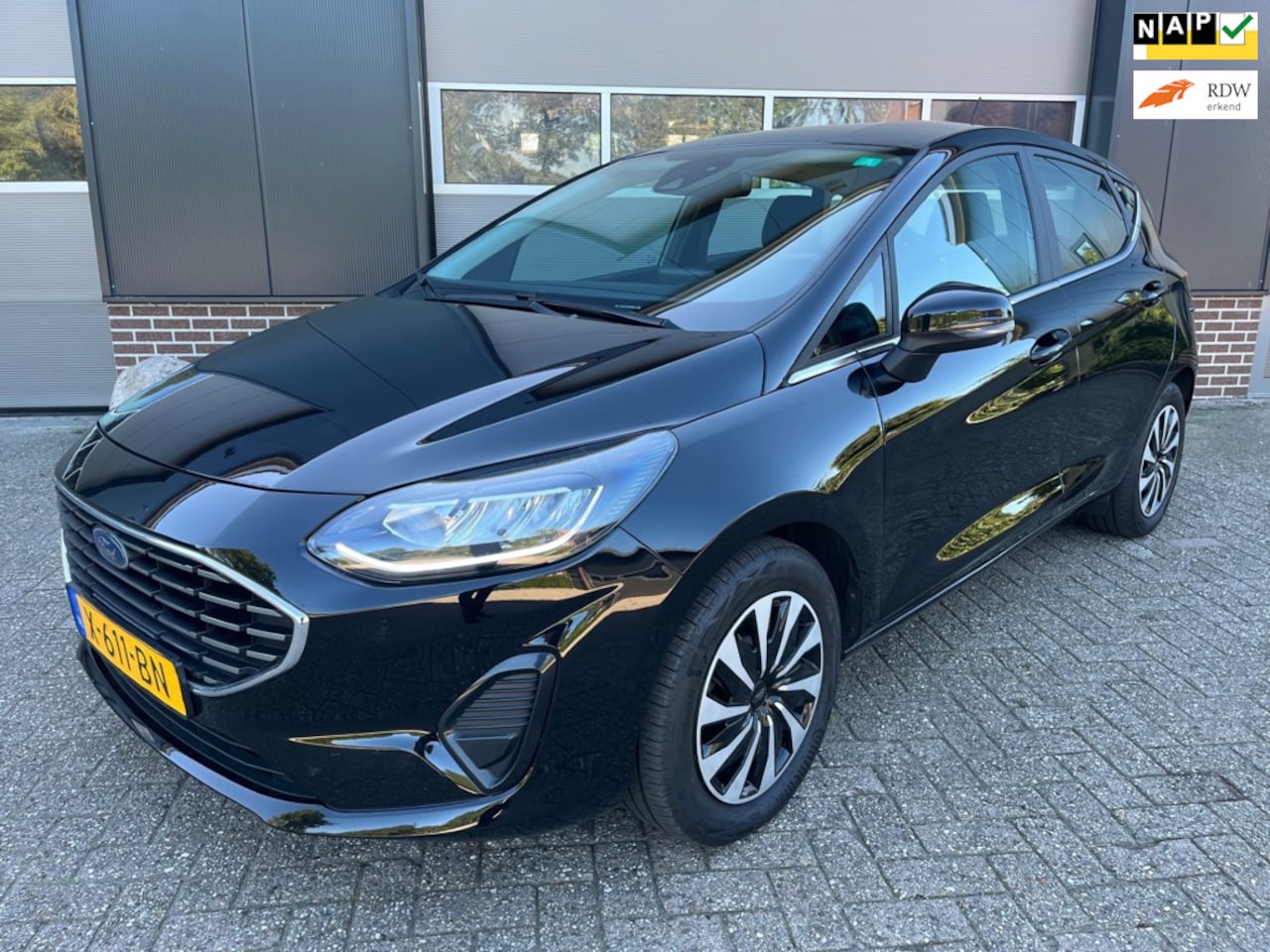 Ford Fiesta - 1.0 EcoBoost Hybrid Titanium-Carplay-Stoelverwarming-Keyless-PDC-NAP! - AutoWereld.nl