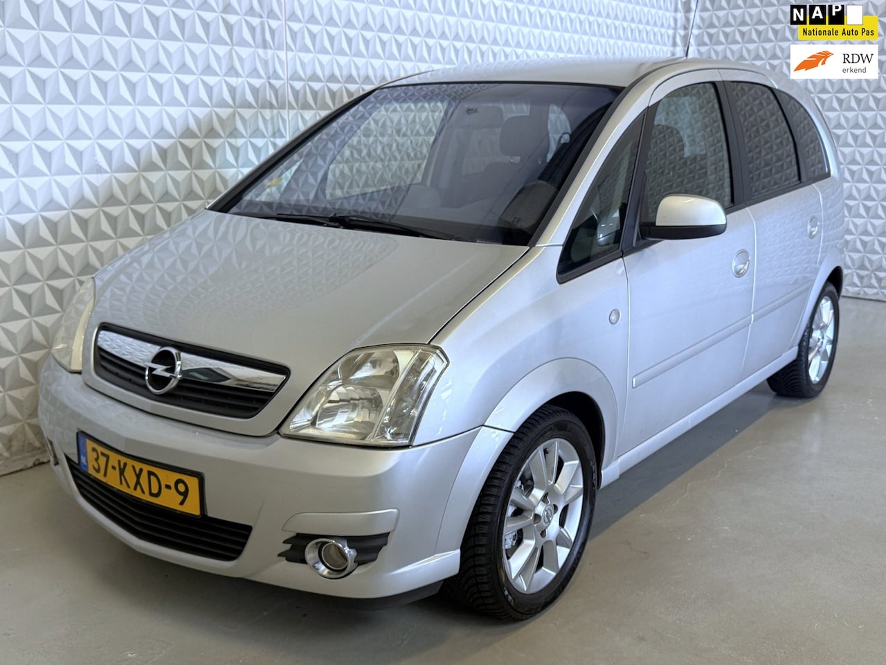 Opel Meriva - 1.6-16V Cosmo van de 2e EIGENAAR! 169.000km (2010) - AutoWereld.nl