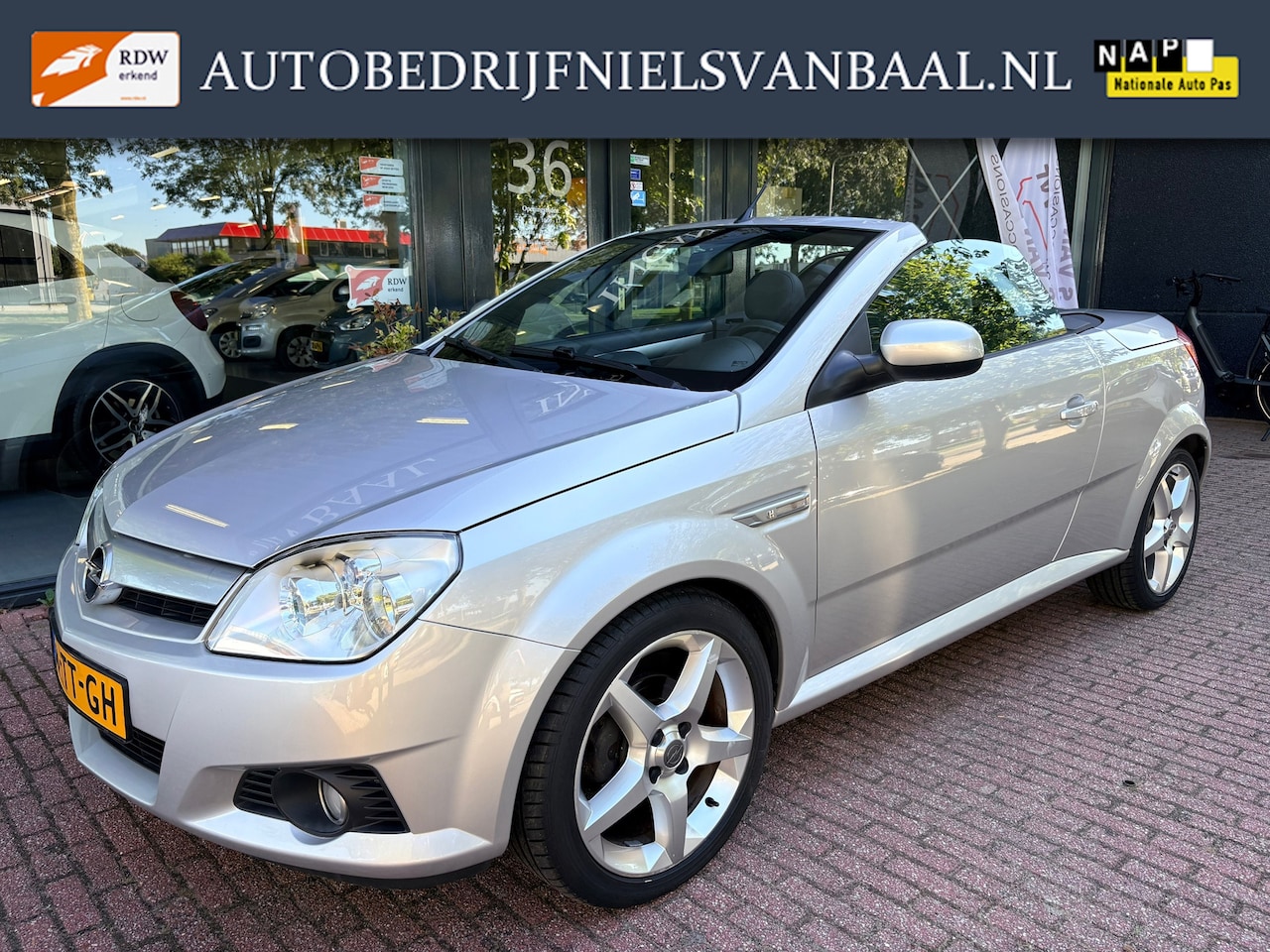 Opel Tigra TwinTop - 1.4-16V Sport 87Dkm NAP/1e Eigenaar/Leder - AutoWereld.nl