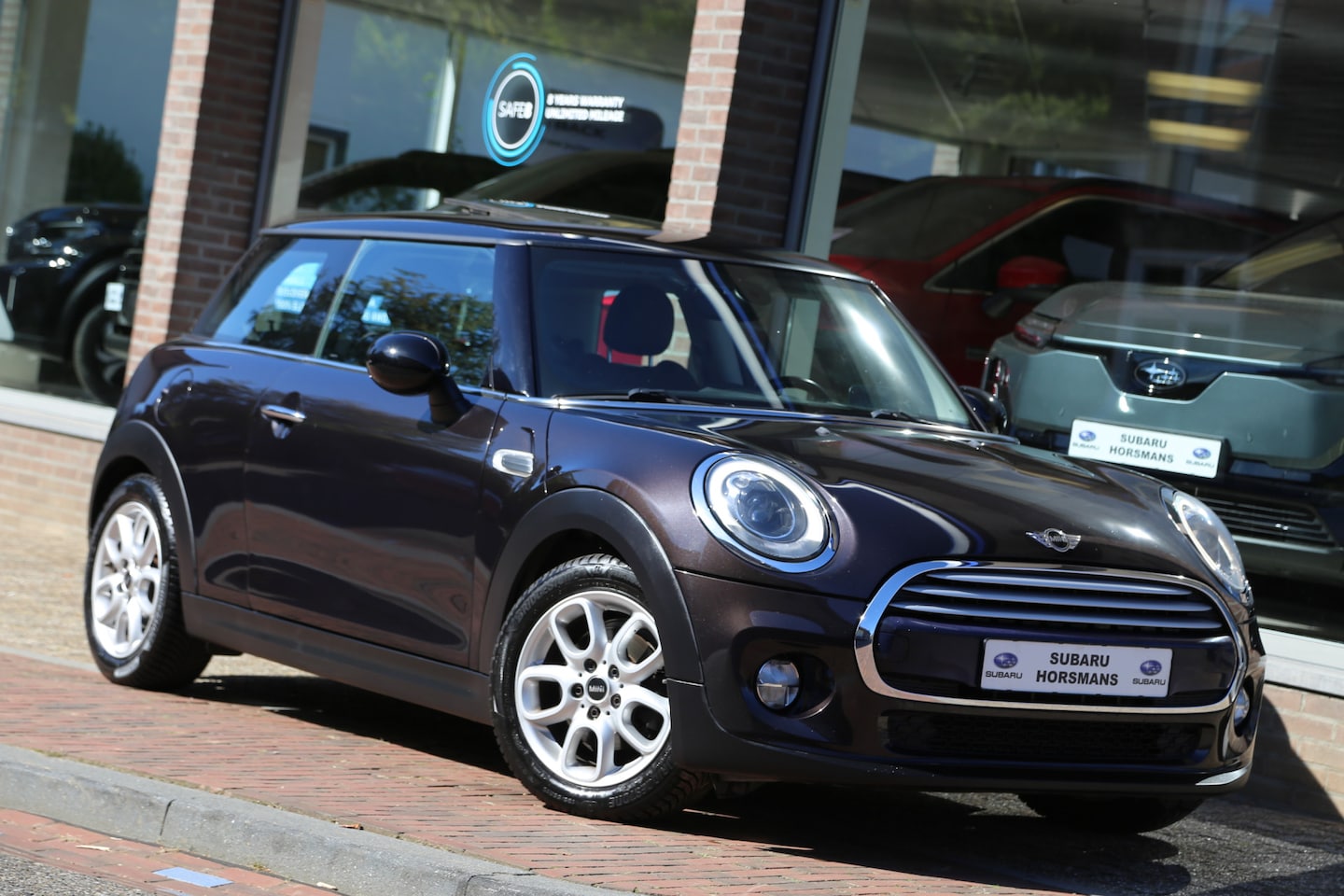 MINI 3-Deurs - 1.5 Cooper Chili Leer Schuifdak HuD LED - AutoWereld.nl