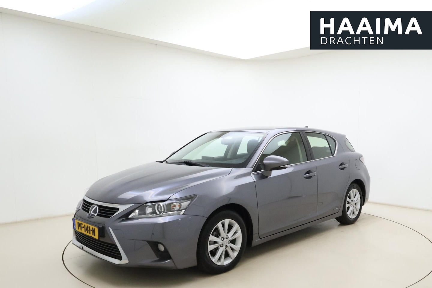 Lexus CT 200h - Business Line | Navigatie | Climate Control | Achteruitrijcamera | Parkeersensoren voor & - AutoWereld.nl